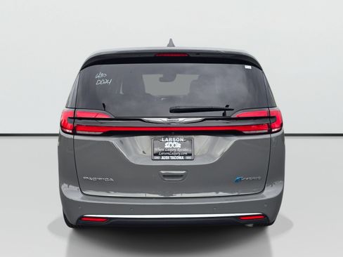 Used 2022 Chrysler Pacifica Limited FWD image 5