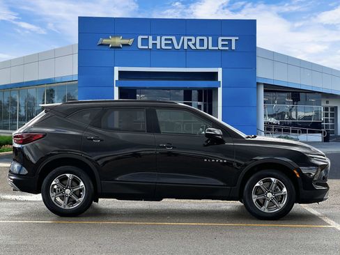Used 2024 Chevrolet Blazer LT image 7