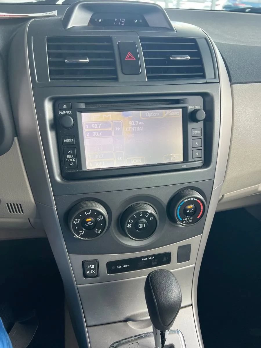 Used 2013 Toyota Corolla LE FWD image 6