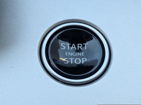 Certified 2025 Land Rover Range Rover SE AWD/4WD image 29