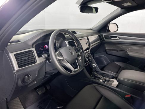 Used 2022 Volkswagen Atlas Cross Sport SEL image 9
