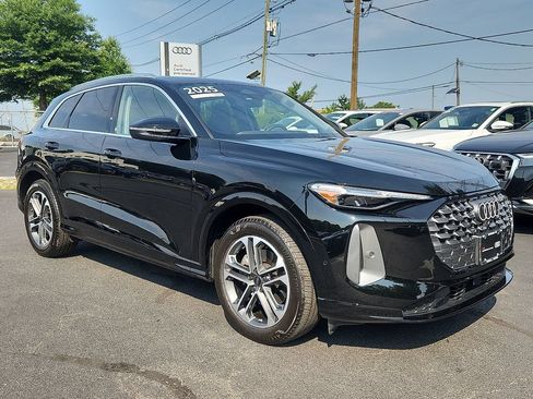 Used 2025 Audi Q5 Prestige AWD/4WD image 2