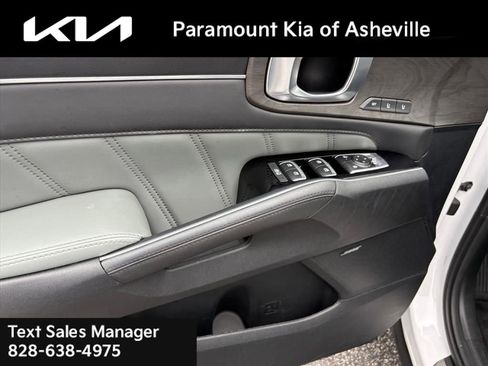 Used 2025 Kia Sorento SX Prestige image 26