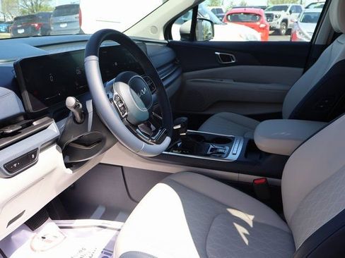 New 2026 Kia Carnival EX FWD image 21