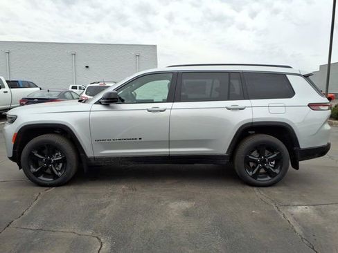 New 2026 Jeep Grand Cherokee L Limited w/ Limited Altitude Package image 3