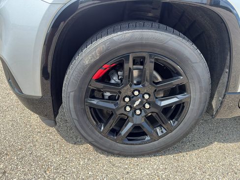 Used 2021 Chevrolet Traverse Premier w/ Redline Edition AWD/4WD image 9