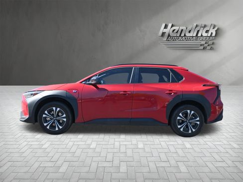 Used 2024 Subaru Solterra Premium image 6