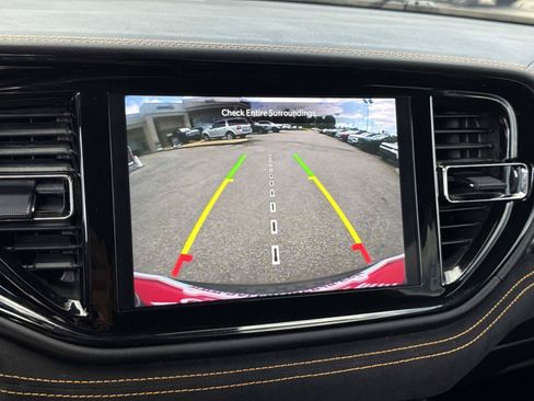 Used 2023 Dodge Durango R/T w/ Hemi Orange Plus Package AWD/4WD image 25
