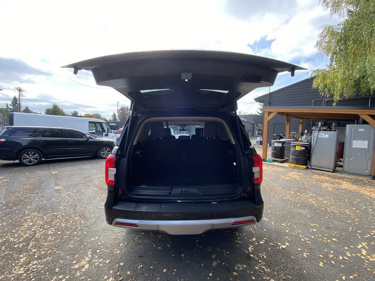 Used 2024 Ford Expedition XLT AWD/4WD image 26