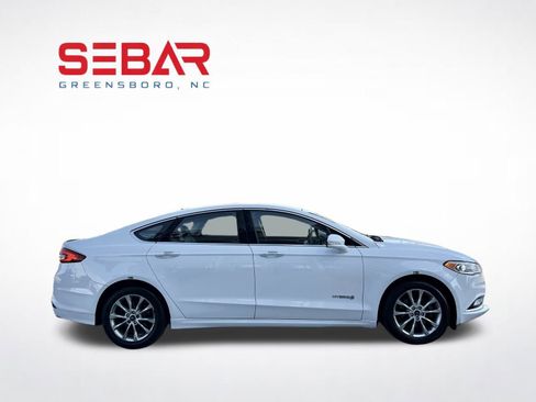 Used 2017 Ford Fusion SE w/ Equipment Group 602A image 4
