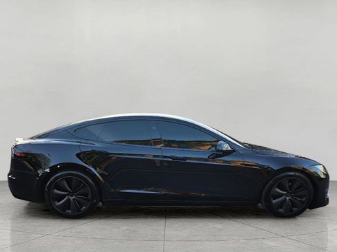 Used 2022 Tesla Model Y Performance image 9