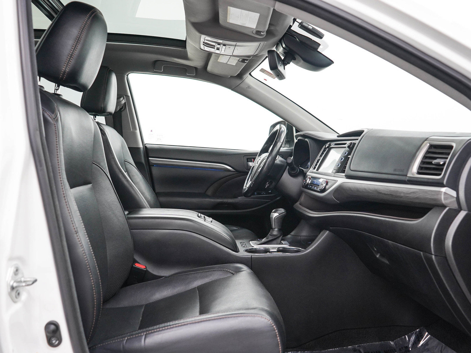 Used 2017 Toyota Highlander Limited Platinum AWD/4WD image 13
