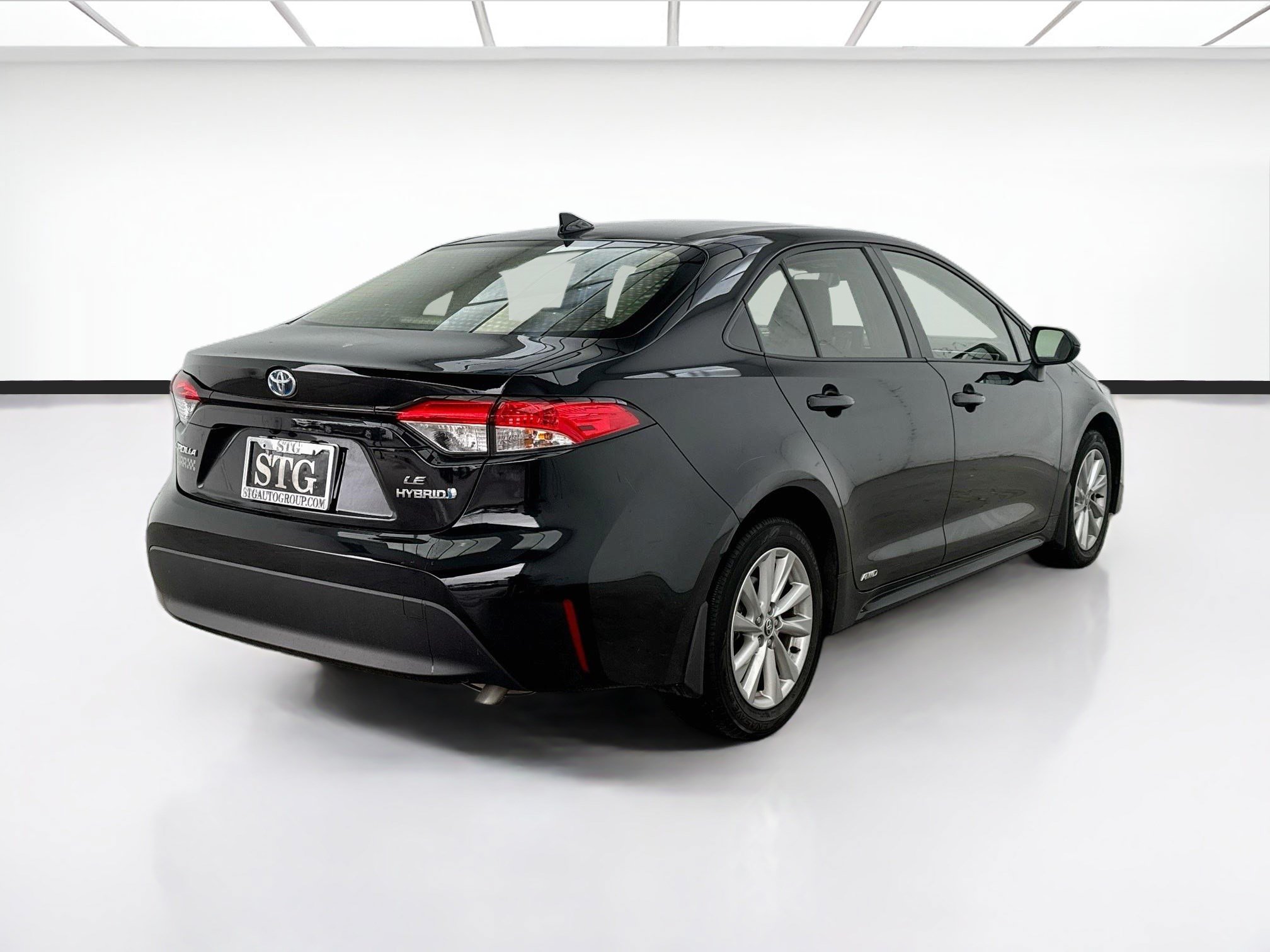 Used 2024 Toyota Corolla LE w/ LE Convenience Package AWD/4WD image 4