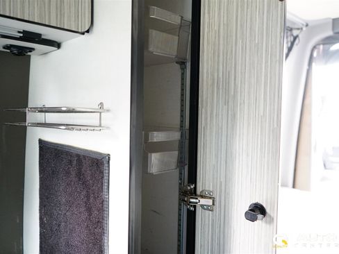 Used 2018 Mercedes-Benz Sprinter 2500 image 63