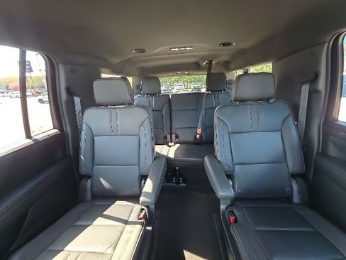 Used 2022 Chevrolet Suburban RST w/ Sport Performance Package AWD/4WD image 31