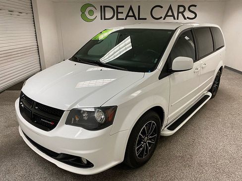 Used 2016 Dodge Grand Caravan SXT w/ UConnect Hands-Free Group image 1