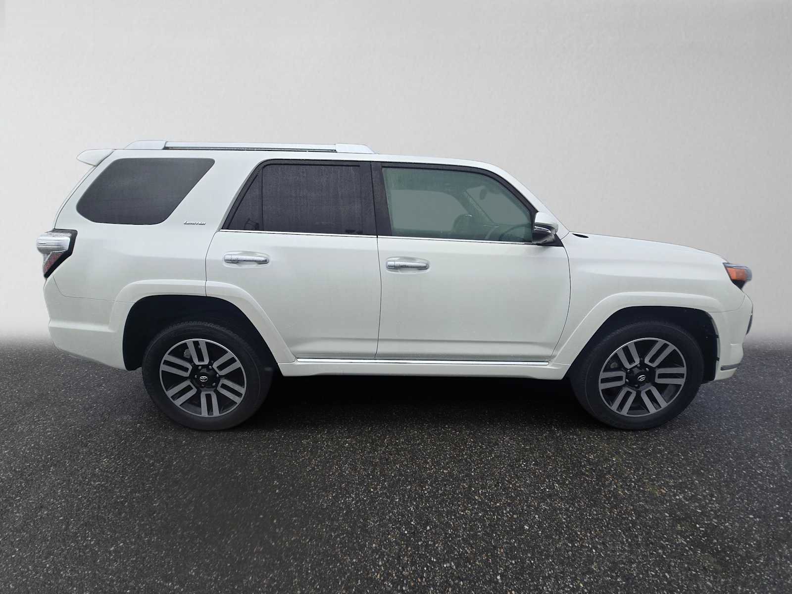 Certified 2022 Toyota 4Runner Limited AWD/4WD image 2