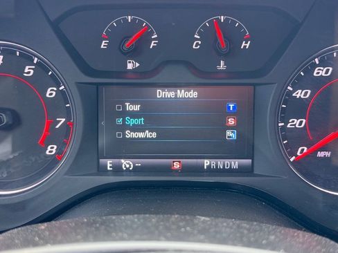 Used 2018 Chevrolet Camaro LT RWD image 13