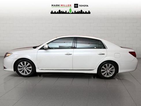 Used 2012 Toyota Avalon Limited image 5