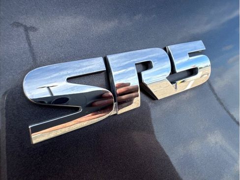 Used 2015 Toyota 4Runner SR5 AWD/4WD image 30