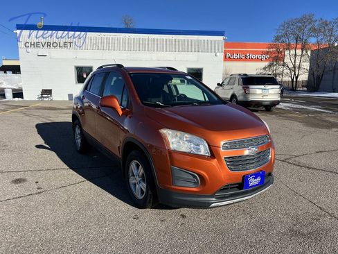 Used 2016 Chevrolet Trax LT w/ LT Convenience Package AWD/4WD image 3