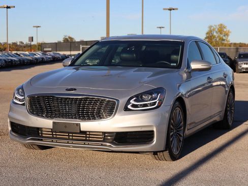 Used 2020 Kia K900 Luxury image 6