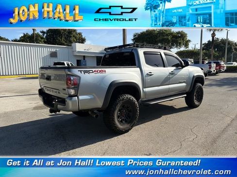 Used 2023 Toyota Tacoma TRD Off-Road w/ TRD Premium Off Road Package AWD/4WD image 11