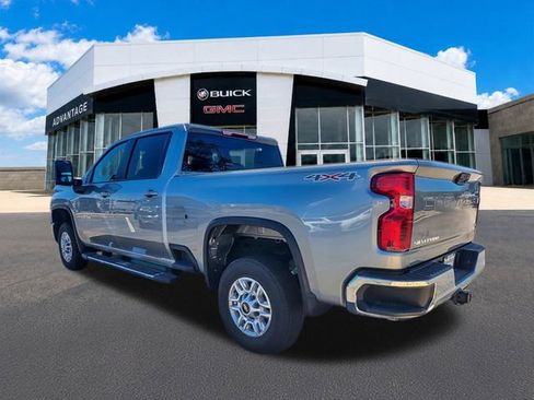 Used 2025 Chevrolet Silverado 2500 LT w/ Convenience Package AWD/4WD image 6