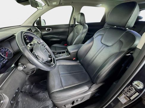 Certified 2021 Kia Sorento S w/ Panoramic Sunroof Package AWD/4WD image 11
