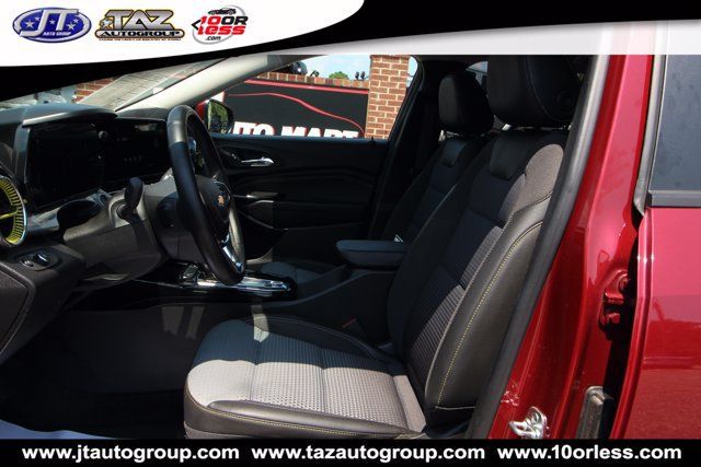 Used 2025 Chevrolet Trax LT w/ LT Convenience Package FWD image 10