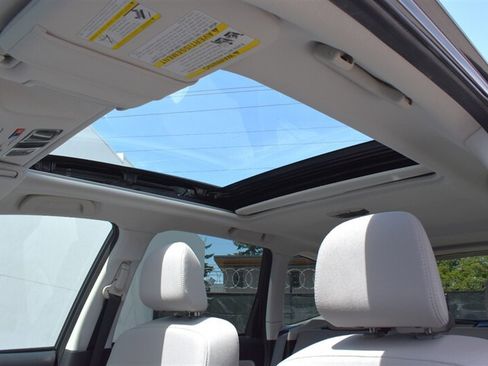 Used 2018 Subaru Forester 2.5i Premium AWD/4WD image 12