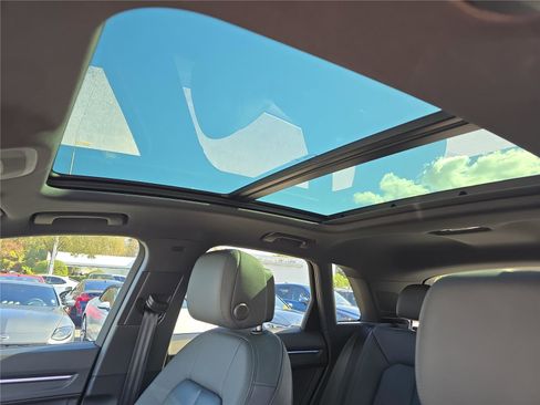 Used 2024 Audi Q3 2.0T Premium Plus image 27