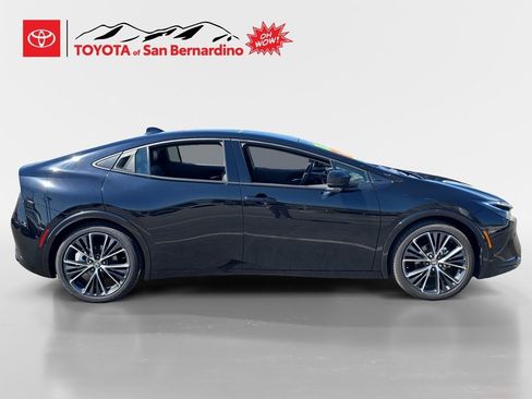 Certified 2025 Toyota Prius XLE image 6