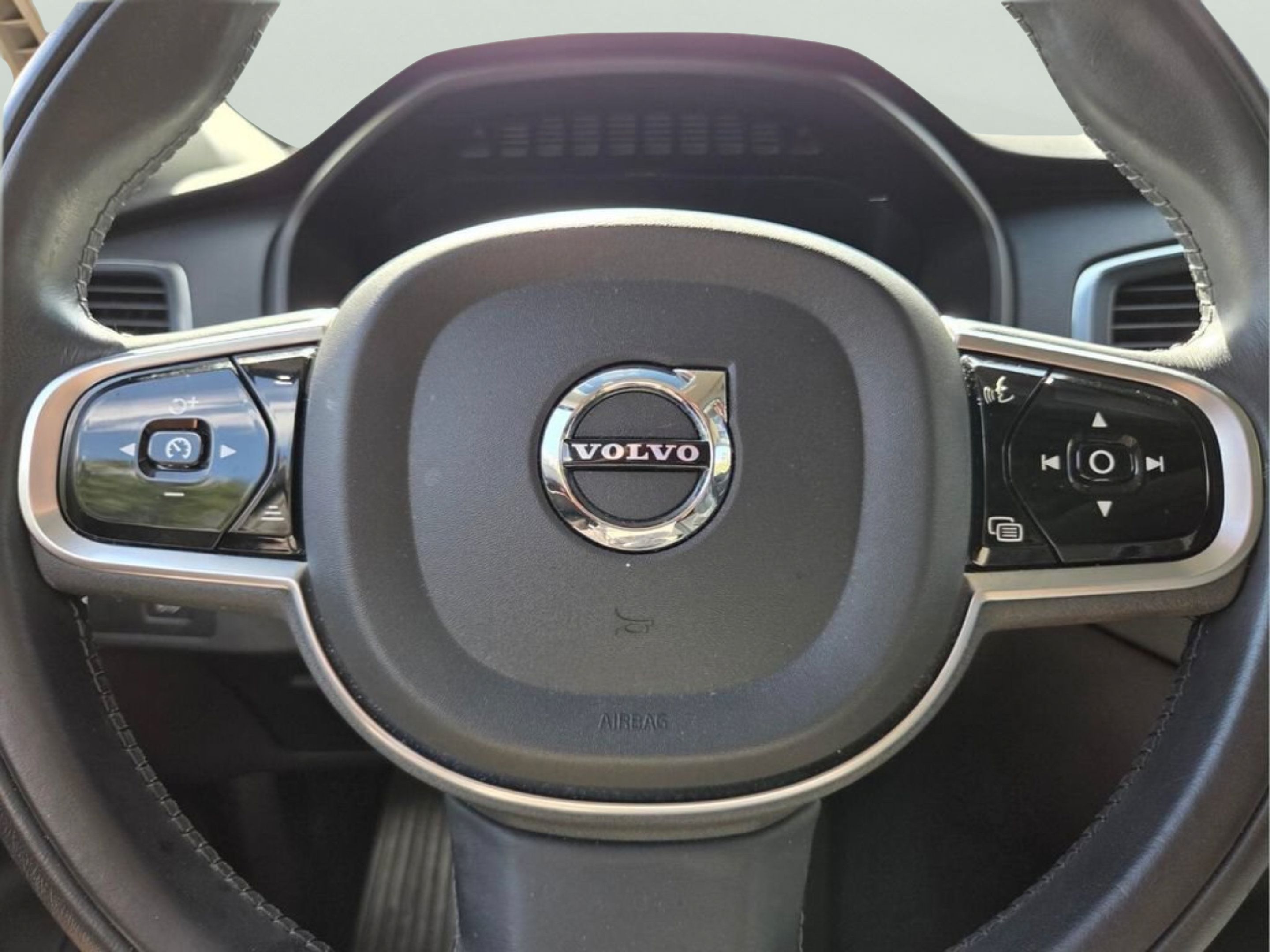 Used 2019 Volvo XC90 T5 Momentum w/ Protection Package Premier AWD/4WD image 33