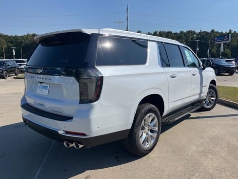 New 2026 Chevrolet Suburban Premier w/ Sun And Tow Package image 10