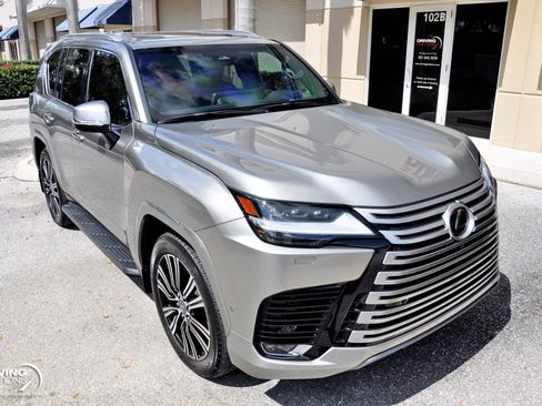 Used 2026 Lexus LX 700h Luxury AWD/4WD image 17