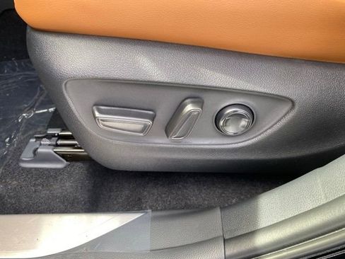 New 2026 Toyota Highlander Platinum AWD/4WD image 25