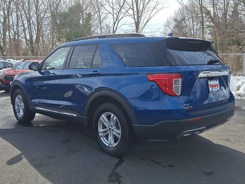 Used 2020 Ford Explorer XLT w/ Equipment Group 202A image 4