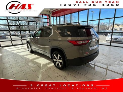 Used 2019 Chevrolet Traverse LT w/ LT Premium Package image 3
