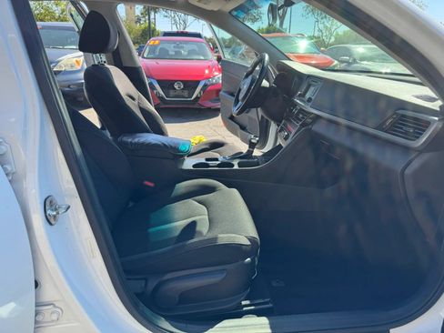 Used 2016 Kia Optima LX FWD image 10