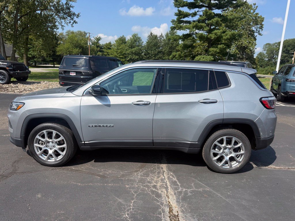 Certified 2024 Jeep Compass Latitude AWD/4WD image 7