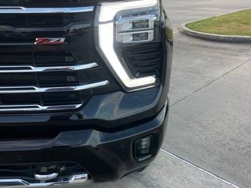 Used 2024 Chevrolet Silverado 2500 LTZ w/ LTZ Plus Package AWD/4WD image 14