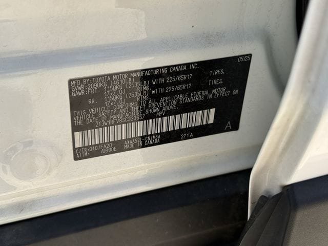 Used 2025 Toyota RAV4 XLE FWD image 34