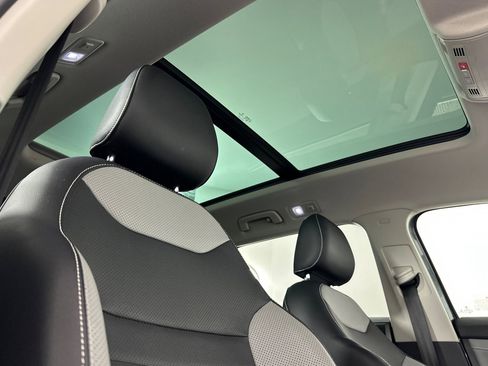 Used 2022 Volkswagen Taos SEL w/ Panoramic Sunroof Package image 16