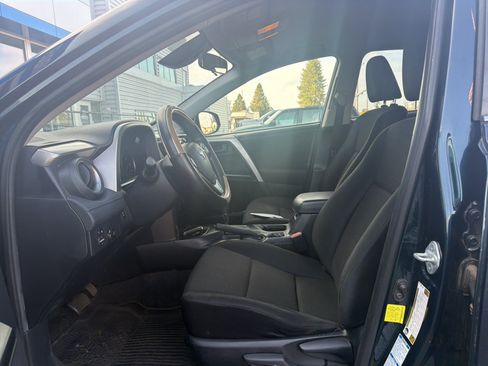 Used 2017 Toyota RAV4 LE w/ Carpet Mat Package AWD/4WD image 9
