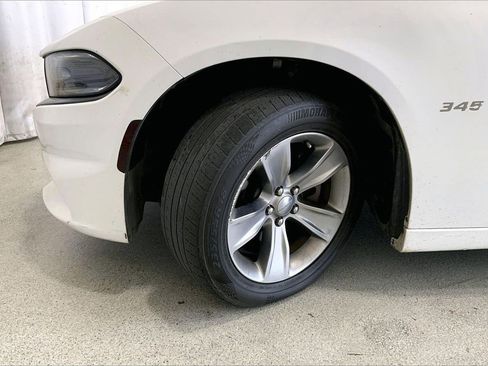 Used 2018 Dodge Charger R/T w/ Blacktop Package image 19