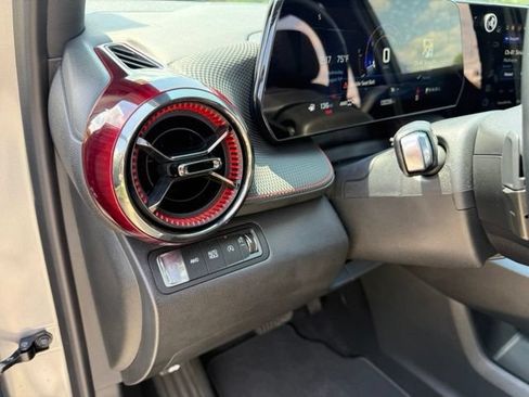 Used 2025 Chevrolet Equinox RS w/ Safety and Technology Package AWD/4WD image 18