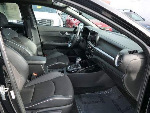 Used 2024 Kia Forte GT-Line w/ GT-Line Premium Package image 27