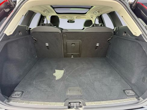 Used 2024 Volvo XC60 B5 Plus AWD/4WD image 8