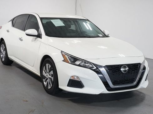 Used 2020 Nissan Altima 2.5 S FWD image 3